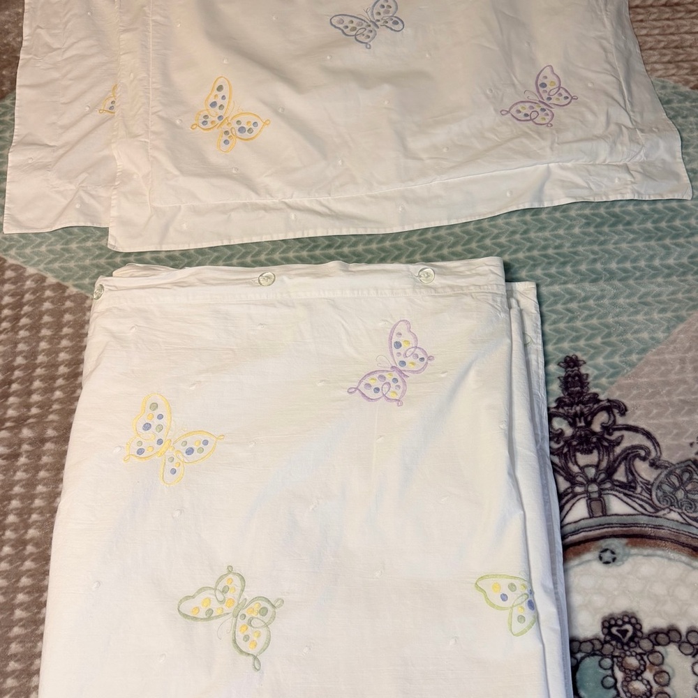 Pottery Barn White Cotton Butterfly Embroidered Duvet and Shams Queen (2) - Picture 3 of 5